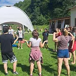 Forest Glamping Розкішний намет Брашов