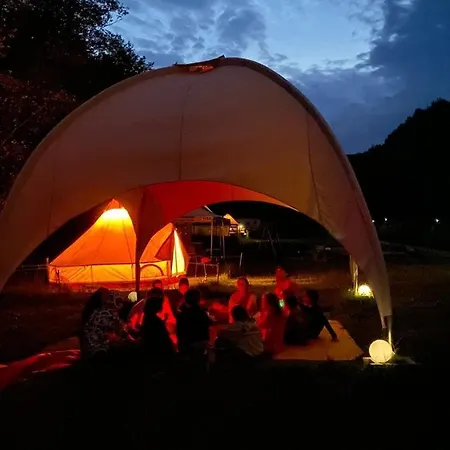 Forest Glamping * 布拉索夫