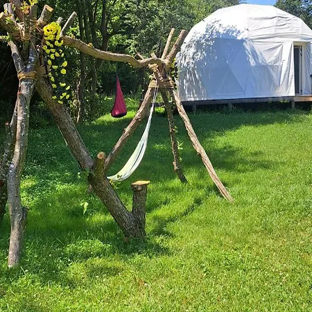 Forest Glamping ラグジュアリーテント ブラショフ